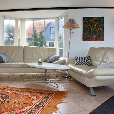 Familienfreundliches-ferienhaus-mit-whirlpool-sauna-und-ofen *