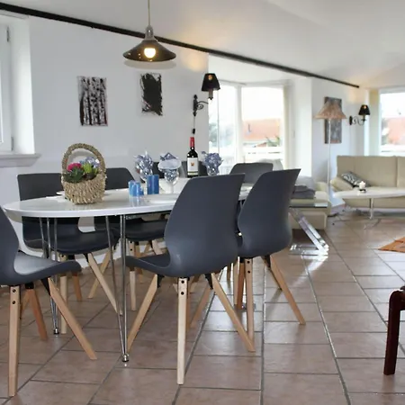 Familienfreundliches-ferienhaus-mit-whirlpool-sauna-und-ofen *