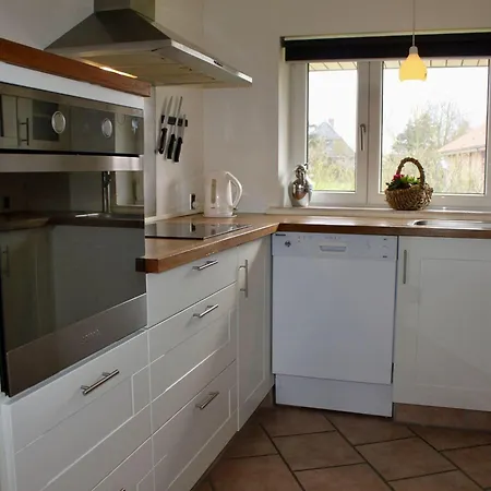 Familienfreundliches-ferienhaus-mit-whirlpool-sauna-und-ofen Feriehus Ristinge