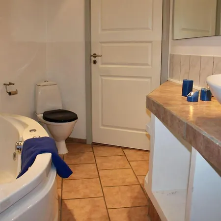 Familienfreundliches-ferienhaus-mit-whirlpool-sauna-und-ofen * Ristinge