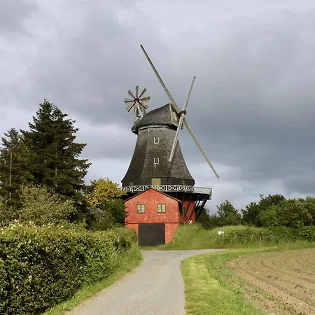 Familienfreundliches-ferienhaus-mit-whirlpool-sauna-und-ofen